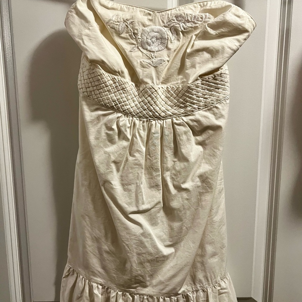 Guess Jeans White Strapless Stretch Dress w/ Floral Detail & Cable. Size 1 (XS).